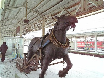ばんばの像（そりを曳く馬）